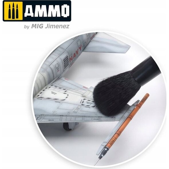Vallejo Ammo: Dust Remover Brush 2