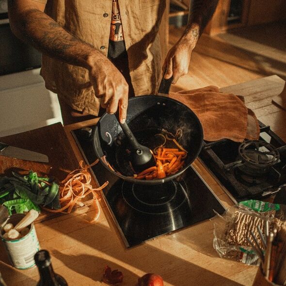 Patelnia Fiskars PAN WOK FF 28CM CERAMIC COATED 1072313