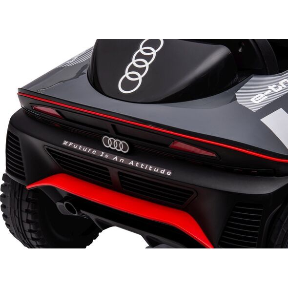 Ramiz Pojazd Audi RSQ E-TRON Szary