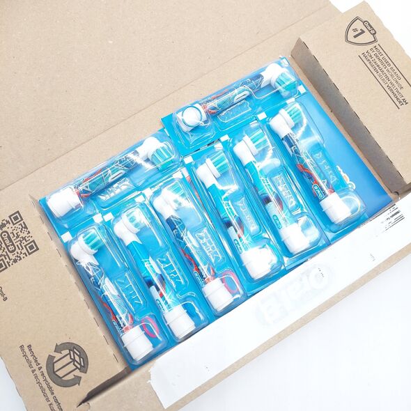 Końcówka Braun Braun Oral-B Kids Spiderman 8-piece brush attachment (white, frustration-free packaging)