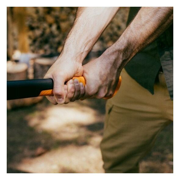 Fiskars FISKARS SIEKIERA ROZŁUPUJĄCA X28  X-SERIES OSTRZE M + NÓŻ UNIWERSALNY