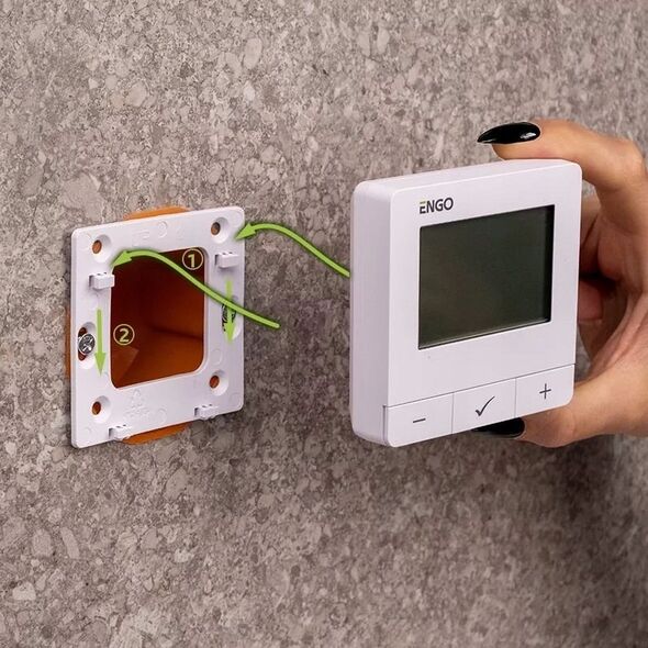 Salus Internetowy, natynkowy reglator temperatury ZigBee/868MHz, 230V, biały