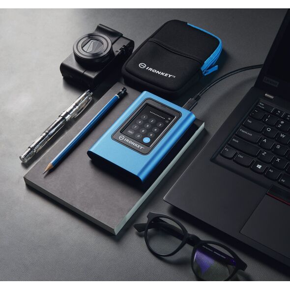 Dysk zewnętrzny SSD Kingston IronKey Vault Privacy 80 7.68TB Niebieski (IKVP80ES/7680G)