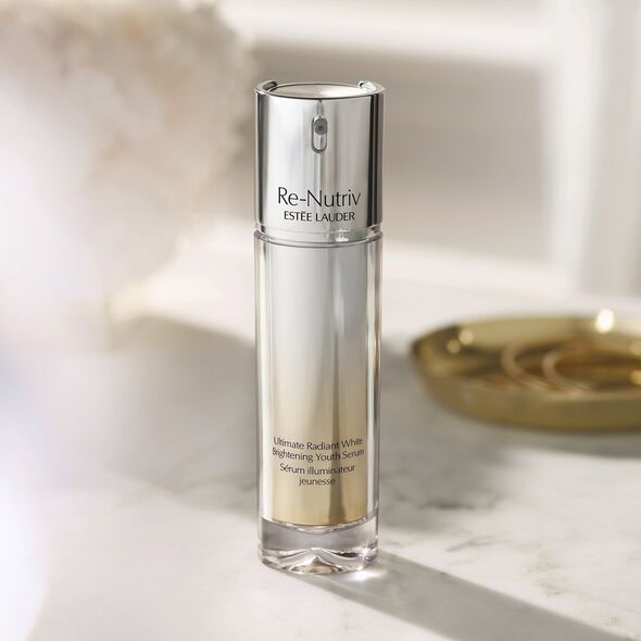 Estee Lauder Estee Lauder, Re-Nutriv - Ultimate Radiant White Brightening Youth, White Tuberose Extract, Hydrates/Nourishes/Strengthens & Shine, Day, Serum, For Face, 30 ml For Women