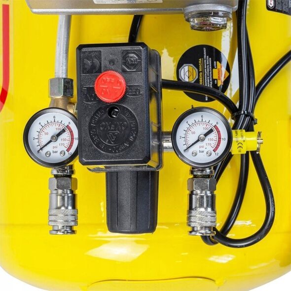 Sprężarka Forcekraft Sprężarka tłokowa z bezpośrednim napędem (1.5kW,  zbiornik 24l, 8bar, 180l/m, 230V)