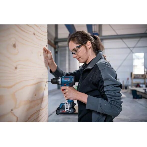 Wiertarko-wkrętarka Bosch Bosch akumuliatorinis gręžtuvas-suktuvas L-BOXX 136 dėžėje su 2 x 4,0 Ah ličio jonų akumuliatoriais, sparčiuoju įkrovikliu