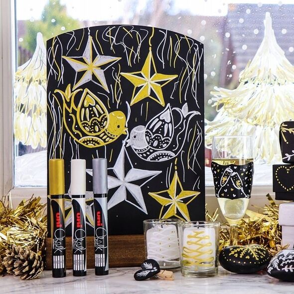Usorteret Uni Kreidemarker-Set X-mas mit 4-tlg. PWE-5M (Farben Weiß, Schwarz, Gold, Silber) + 2 Illustrationsblätter