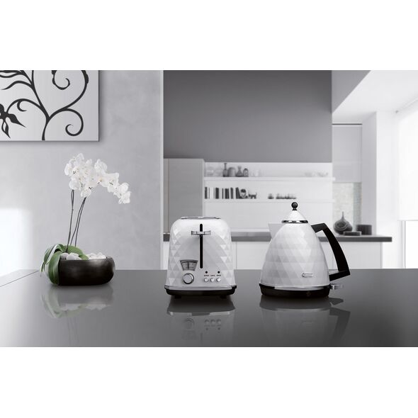 Czajnik DeLonghi KBJ2001.W Biały