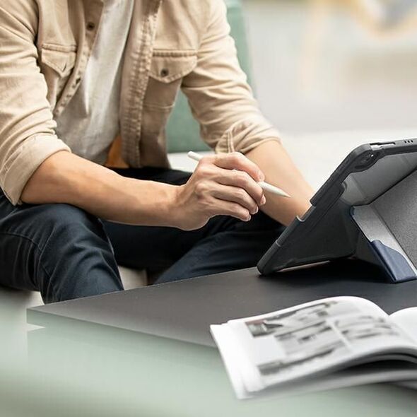 Etui na tablet PanzerGlass Etui UNIQ Trexa Apple iPad Pro 11 2020/2021 (2. i 3. generacji) Antimicrobial czerwony/red