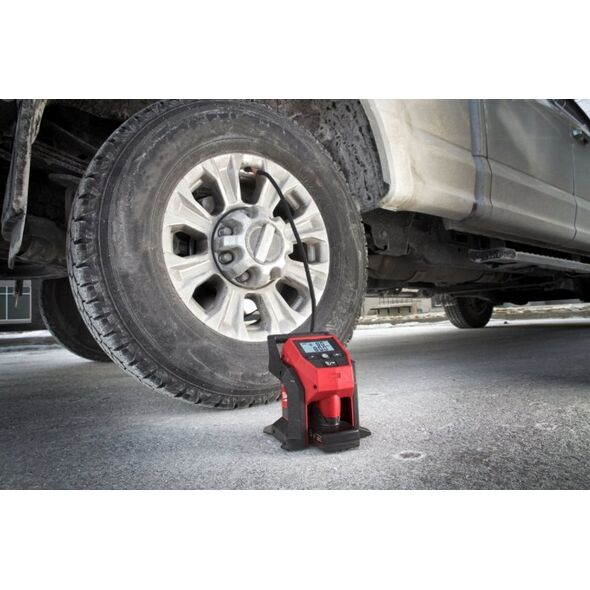 Kompresor samochodowy Milwaukee Akum. oro kompresorius M12 BI-0 Milwaukee (be akumuliatoriu ir kroviklio) 12V