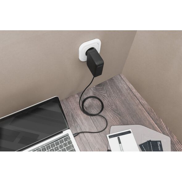 Ładowarka Digitus Ładowarka sieciowa zasilacz 1x USB-C PD 3.0 max. 100W GaN zintegrowany kabel 1,2m Czarna
