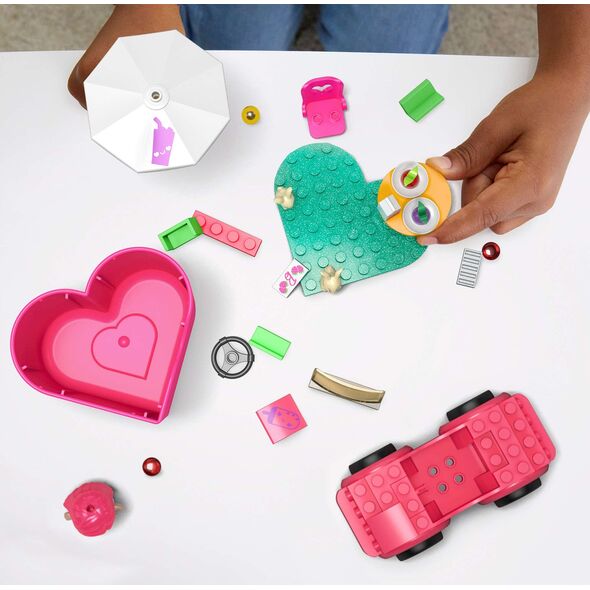 Lalka Barbie Mattel MEGA Barbie Color Reveal Kabriolecik – Wesoła wycieczka Zestaw klocków HKF90