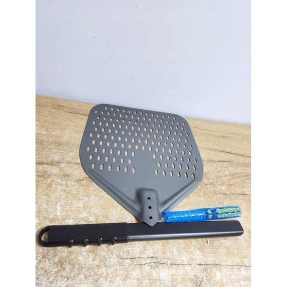 Jata Cozze® letvægts pizzaspade med huller 66 x 30 x 30 cm aluminium