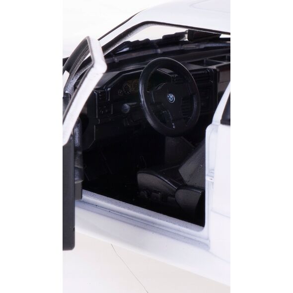 Bburago Bburago BMW M3 1988 Model Vehicle (white)