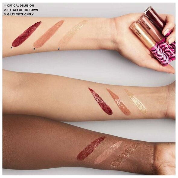 MAC Tiny Tricks Set MAC: Lipglass, Lip Gloss, Optical Delusion, 2,4 g + Lipglass, Lip Gloss, Tiktalk of the Town, 2,4 g + Lipglass, Lip Gloss, Gilty of Trickery, 2,4 g Για γυναίκες 13079870 773602609550