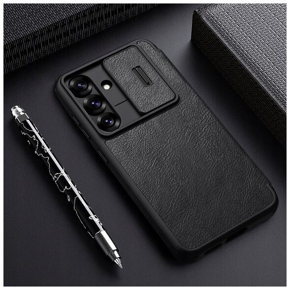 Etui Nillkin Qin Pro na Samsung Galaxy S25 z klapką i osłoną aparatu - czarne