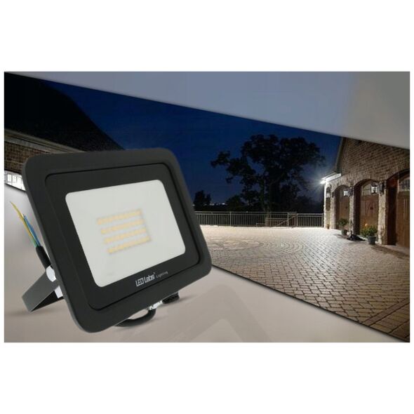 Naświetlacz LED FLOODLIGHT 50W 4250lm 4000K IP65 neutralna biała NW czarny 3 lata gwarncji LED LabsFAROFORM