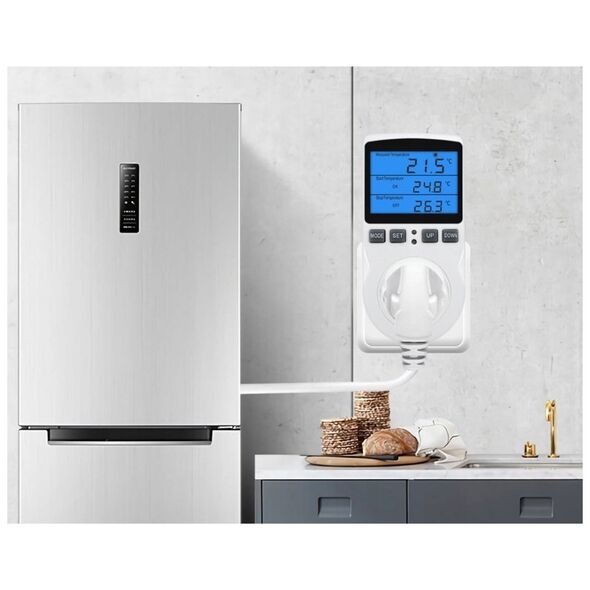 Eurokomp Termostat z gniazdem 230V E6185