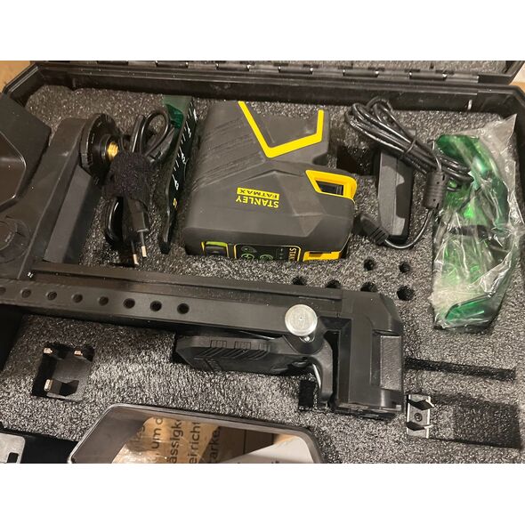 ST.FATMAX CROSS LASER +5 POINT GREEN Li-ION 30m