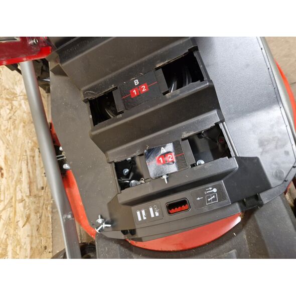 Kosiarka akumulatorowa Einhell Einhell Professional cordless lawn mower GP-CM 36/52 S Li BL, 36Volt (2x18Volt) (red/black, 4x Li-ion battery 5.2Ah, with rear-wheel drive Vario Speed)
