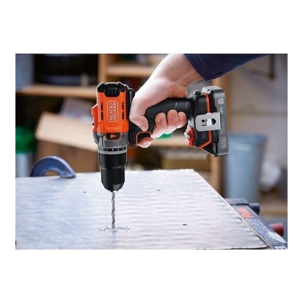 Black&Decker Akku-Schlagbohrschr. 18V 2x2Ah. Kof BCD383D2XK