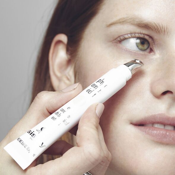 Sisley SISLEY PHYTO CERNES ECLAT EYE CONCEALER WITH BOTANICAL EXTRACTS 05 15ML
