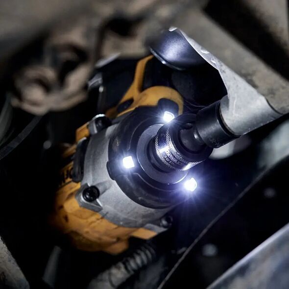Klucz udarowy Dewalt DEWALT KLUCZ UDAROWY 1/2" 18V 406Nm 2x5,0Ah Z WYTŁOCZKĄ DO WÓZKA PIERŚCIEŃ DCF921P2G