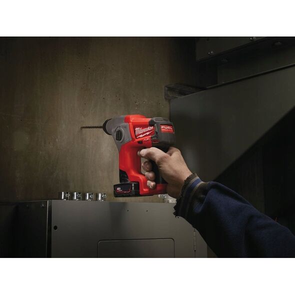 MILWAUKEE.BATTERY HAMMER. M12CH-202C...