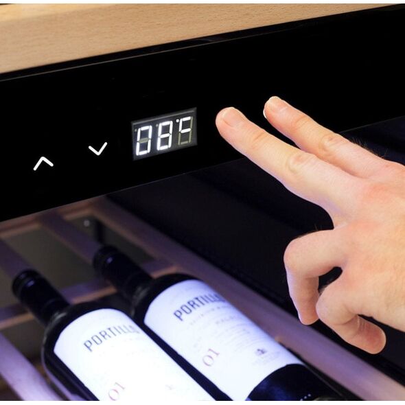 Chłodziarka do wina Caso Caso | Smart Wine Cooler | WineExclusive 66 | Energy efficiency class G | Free standing | Bottles capacity bottles | Cooling type Compressor technology | Juodas