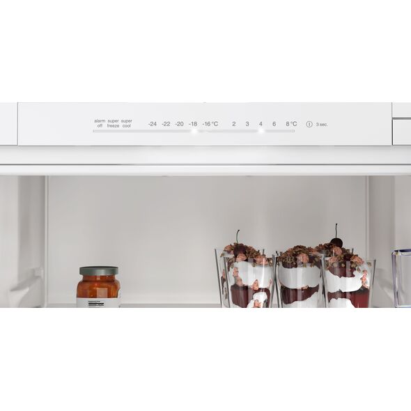 Lodówka Bosch Bosch Šaldytuvas | KIN965SE0 | Energy efficiency class E | Built-in | Combi | Height 193.5 cm | No Frost system | Šaldytuvas net capacity 215 L | Šaldiklis net capacity 75 L | 34 dB | Baltas