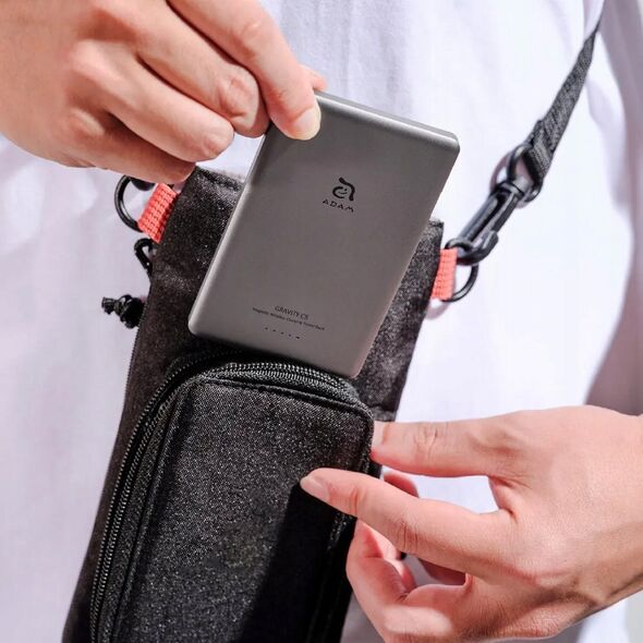 Powerbank Adam Elements Adam Elements Gravity C5 - magnetyczny powerbank bezprzewodowy 5000 mAh szary - Gwarancja bezpieczeństwa. Proste raty. Bezpłatna wysyłka od 170 zł.