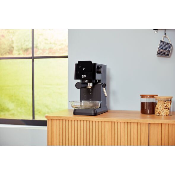 Espresso coffee machine BEKO CEP5302B