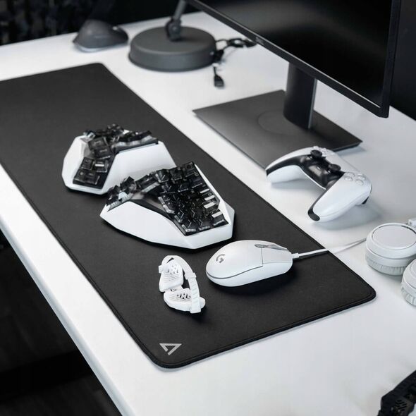 Deltahub - Gaming Desk Mat - Προστατευτικό Υπόστρωμα Γραφείου Gaming Μαύρο S