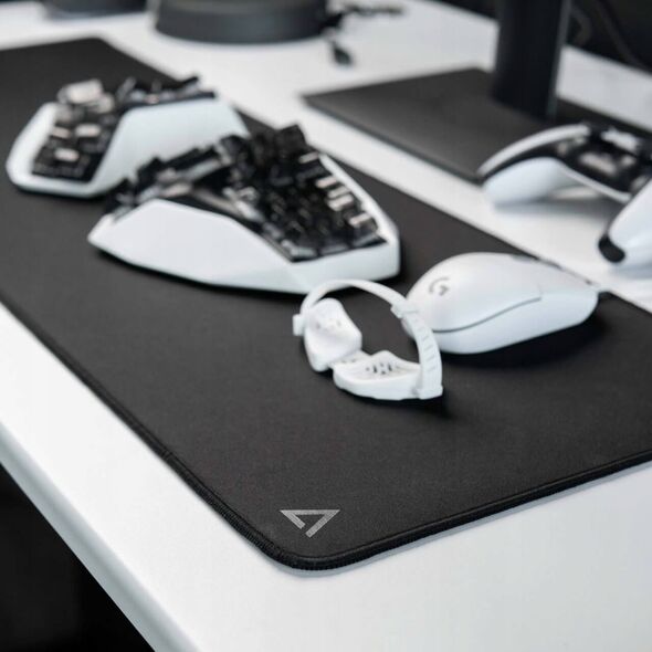 Deltahub - Gaming Desk Mat - Προστατευτικό Υπόστρωμα Γραφείου Gaming Μαύρο S
