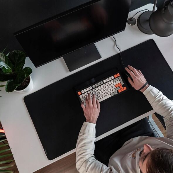 Deltahub - Gaming Desk Mat - Gaming προστατευτικό κάλυμμα γραφείου Μαύρο L