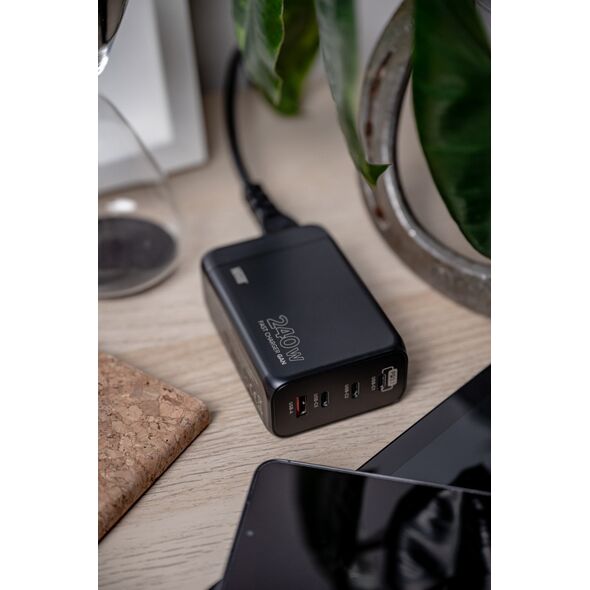 NEWELL SZYBKA ŁADOWARKA SIECIOWE DO TELEFONU 1x USB-A 3x USB-C 240 W