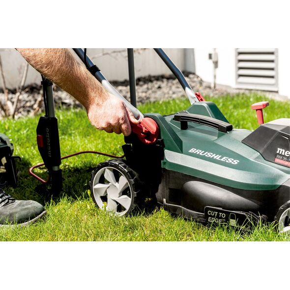 Χλοοκοπτική μηχανή μπαταρίας Metabo RM 36-18 LTX BL 36