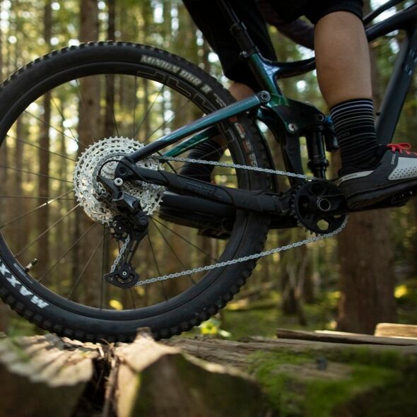 Shimano Przerzutka tylna 12 rzędowa Shimano Deore RD-M6100 SGS