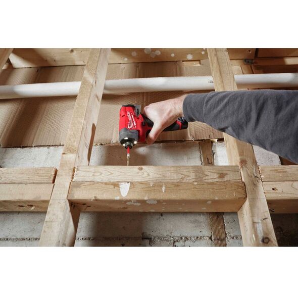 MILWAUKEE. IMPACT DRIVER. M12FID2MC-202X + SLEEVELESS