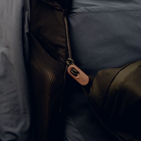 Τσάντα Peak Design Outdoor Sling 2L Μαύρη