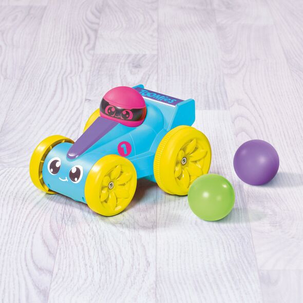 TOMY μπαλίτσα αγωνιστικό αυτοκίνητο Pop_Go E73778