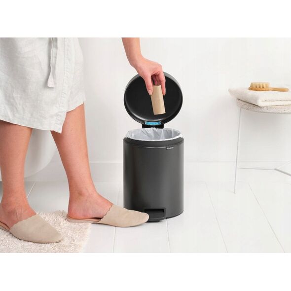 Νέο! BRABANTIA κάδος με πεντάλ NewIcon 5L Confident Grey 233463