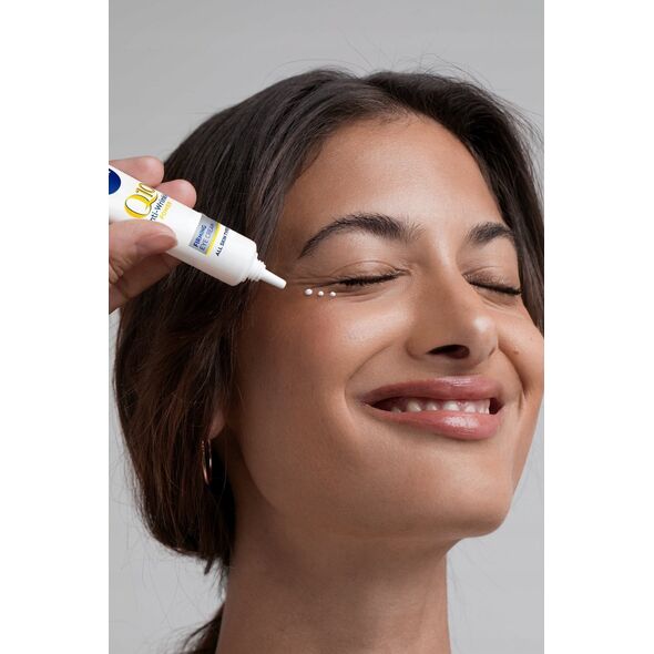 Krem pod oczy przeciwzmarszczkowy NIVEA Q10