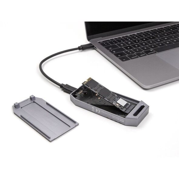 DELOCK M.2 NVMe SSD Gehäuse USB 40 Gbps - werkzeugfrei