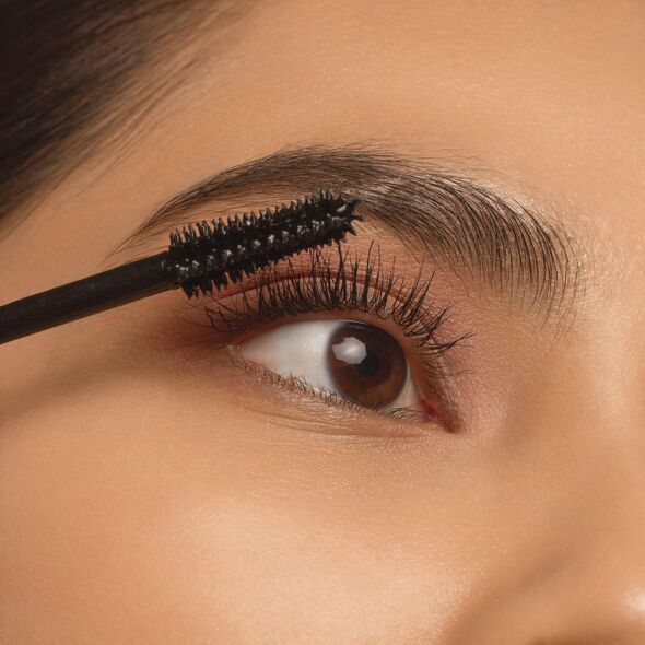 ESSENCE_Call Me Queen Dramatic False Lash Effect wodoodporny tusz do rzęs 11,5ml