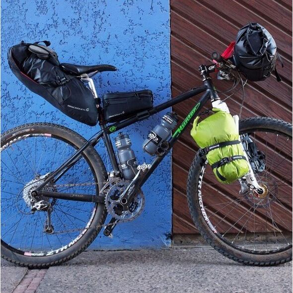 Torba pod siodło BLACKBURN OUTPOST SEAT PACK & DRY BAG black, wodoodporna, 11L (NEW 2025)