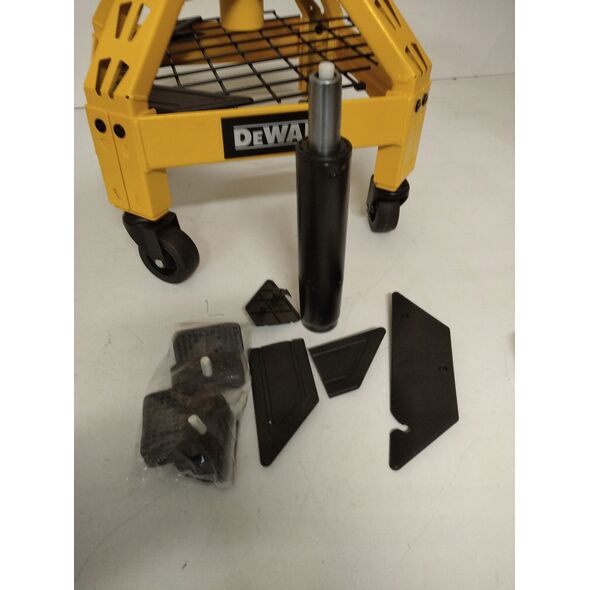 σκαμνί εργαστηρίου DeWalt