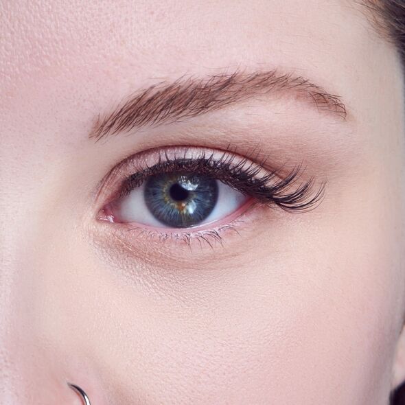 Kiss KISS Sztuczne rzęsy Bare Collection KAR03, 1 Pair & Lash Glue Net Wt. 1g