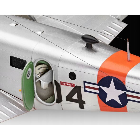 Revell Model plastikowy Samolot Beechcraft model 18 1/48