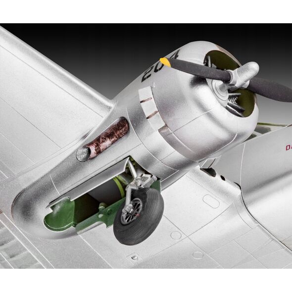 Revell Model plastikowy Samolot Beechcraft model 18 1/48